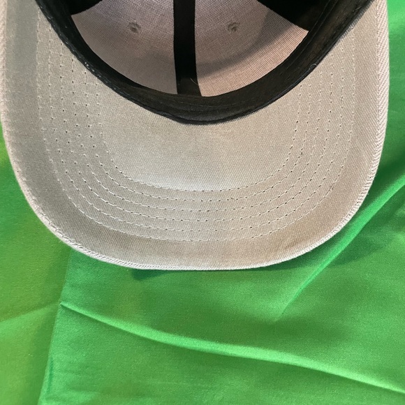 The North Face Hat, Navy & Gray. New without tags. - Picture 4 of 7